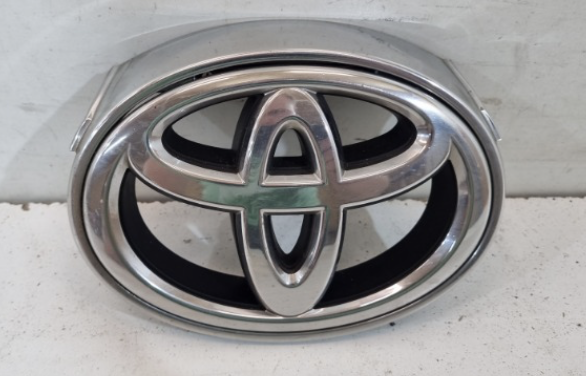 TOYOTA Emblem